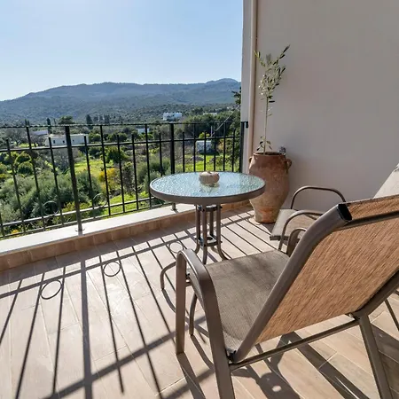 Urban Mountain Retreat Apartment Kroustas Exterior photo