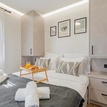 Urban Mountain Retreat Apartment Kroustas Exterior photo