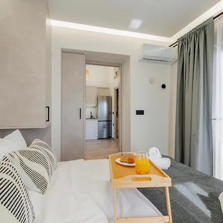 Urban Mountain Retreat Apartment Kroustas Exterior photo