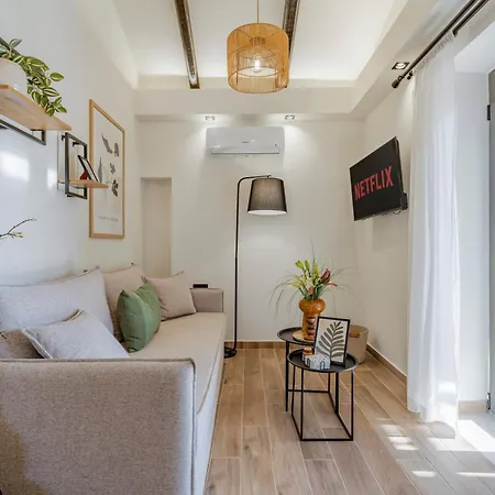 Urban Mountain Retreat Apartment Kroustas Exterior photo