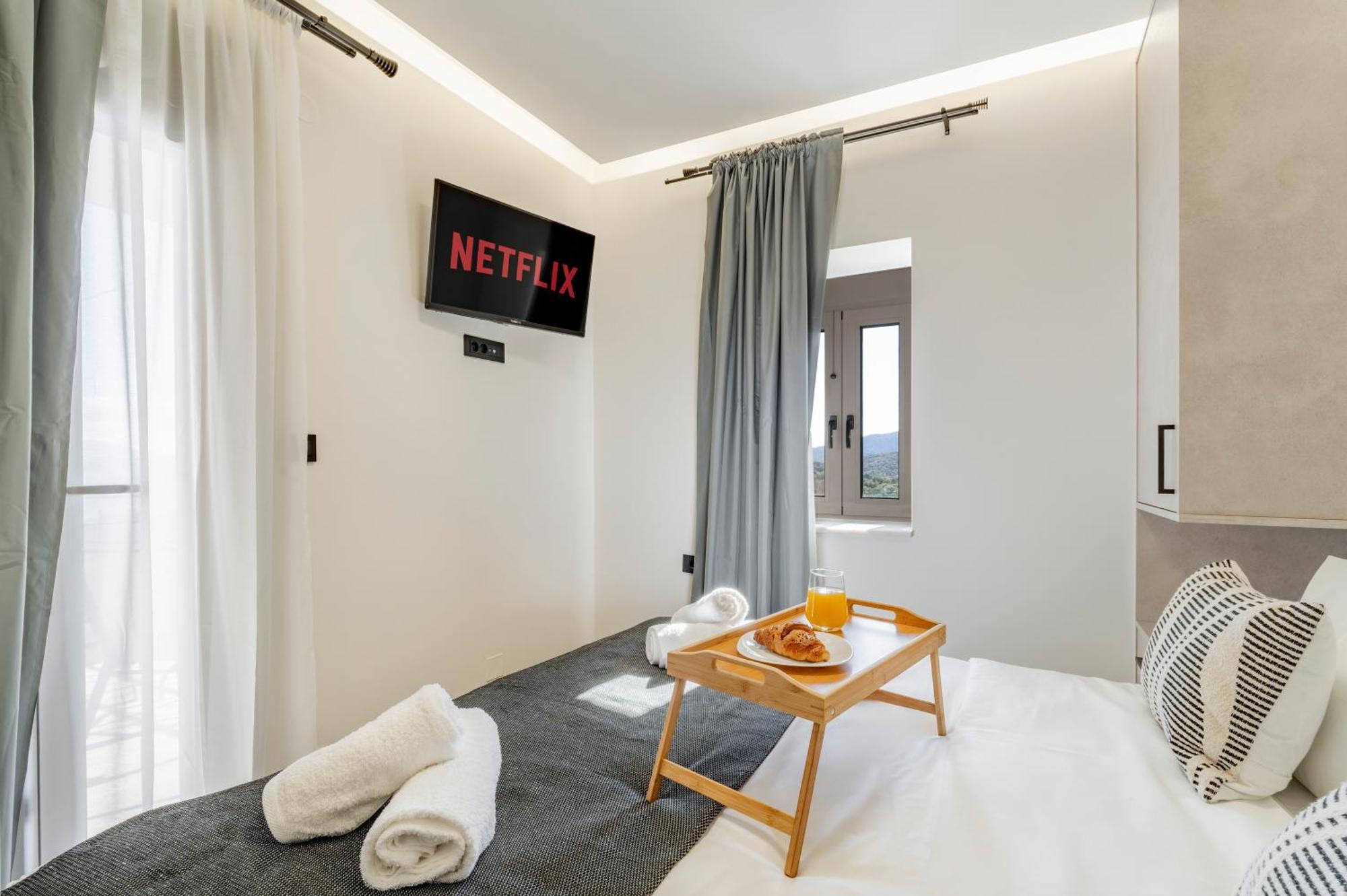 Urban Mountain Retreat Kroustas