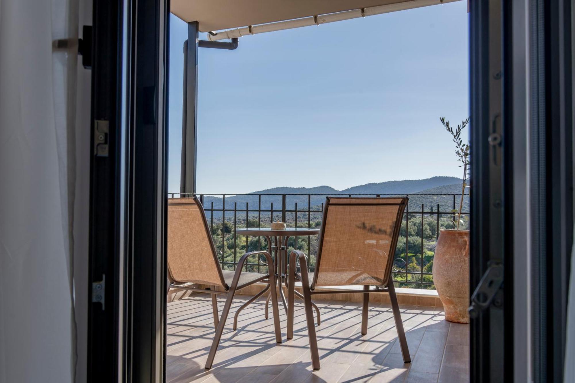 Apartment Urban Mountain Retreat Kroustas