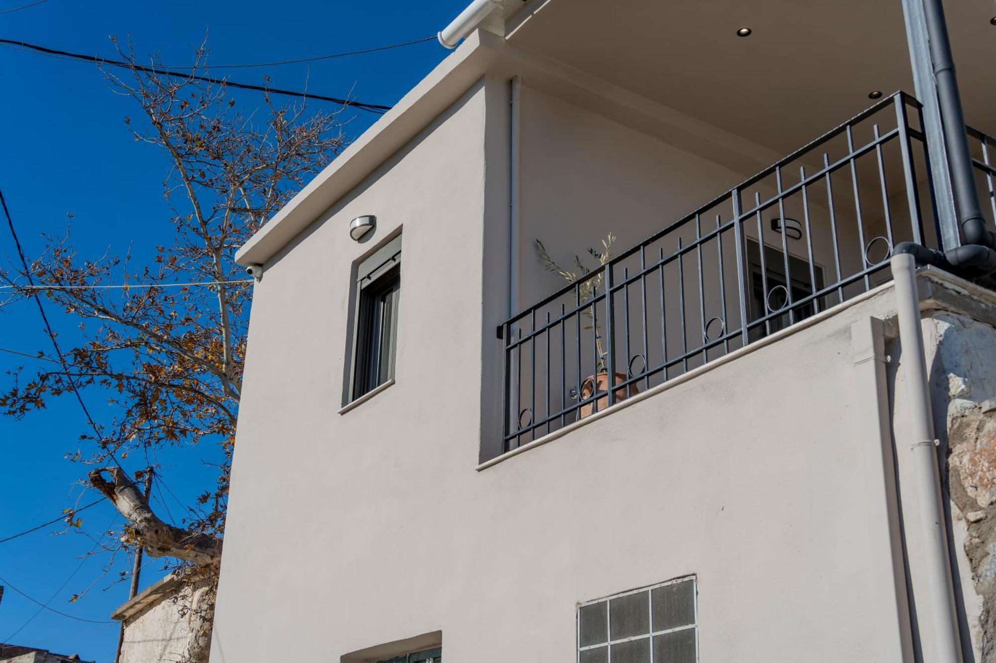 Urban Mountain Retreat * Kroustas