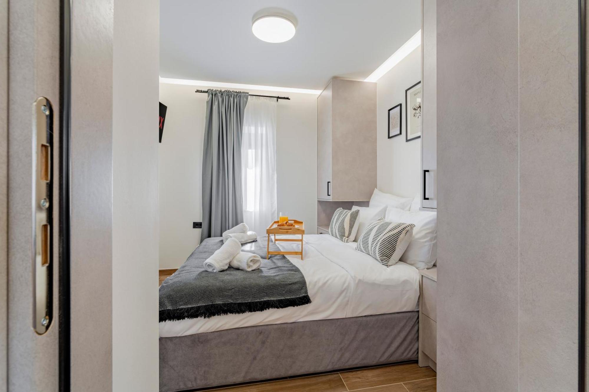 Urban Mountain Retreat Apartment Kroustas